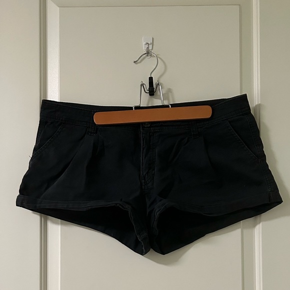 Abercrombie & Fitch Black Shorts (size 8) - Picture 1 of 5